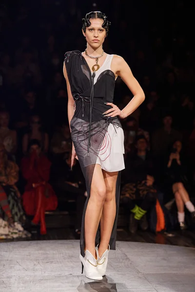 Look 37